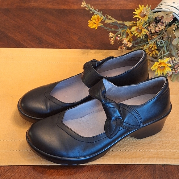 Mary Jane Black Leather Alegria Shoes With Easy Closure Sz 38 (8) - Picture 6 of 16